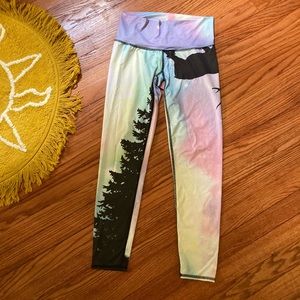 Teeki Brand Size M leggings - great condition!